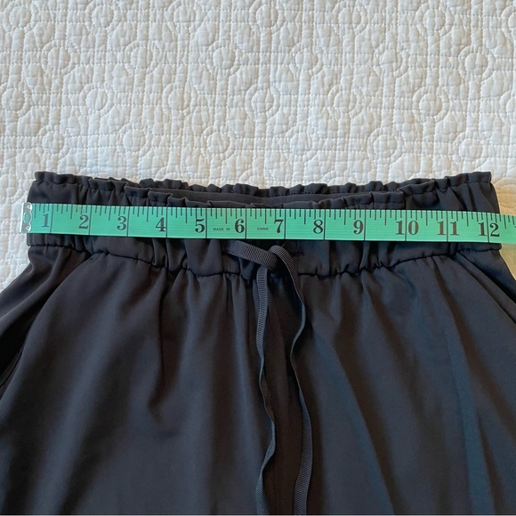 LULULEMON Black Luxtreme Keep Moving Pant, size 4 - Picture 7 of 11